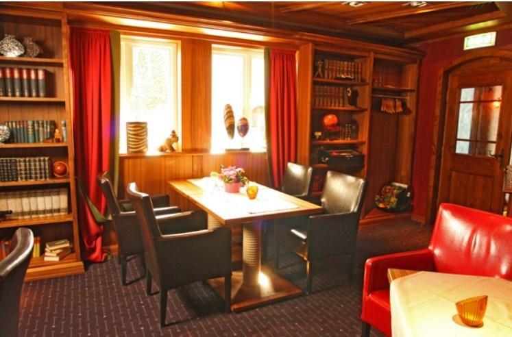 Hotel Ratskeller Waren à Waren  Extérieur photo